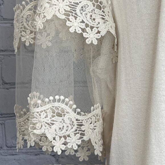 Willow Lace Sleeve Keyhole Button Blouse Cream Crew Neck Top Women's X- Large - Picture 3 of 9